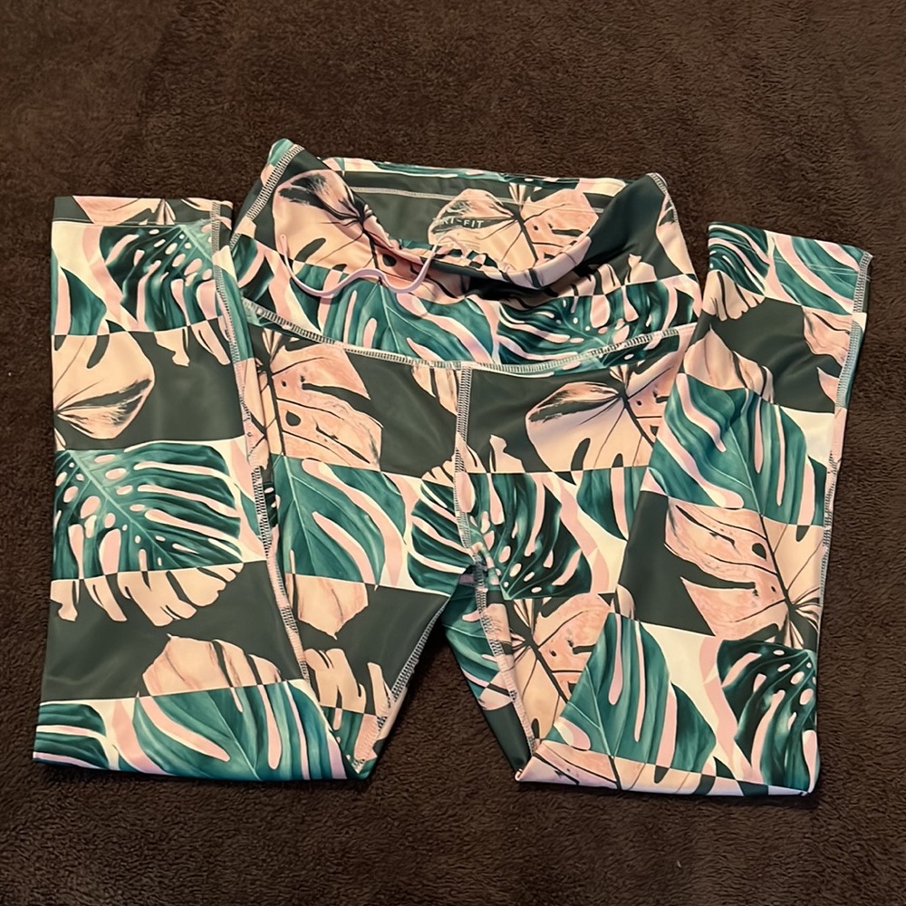 Nike crop leggings